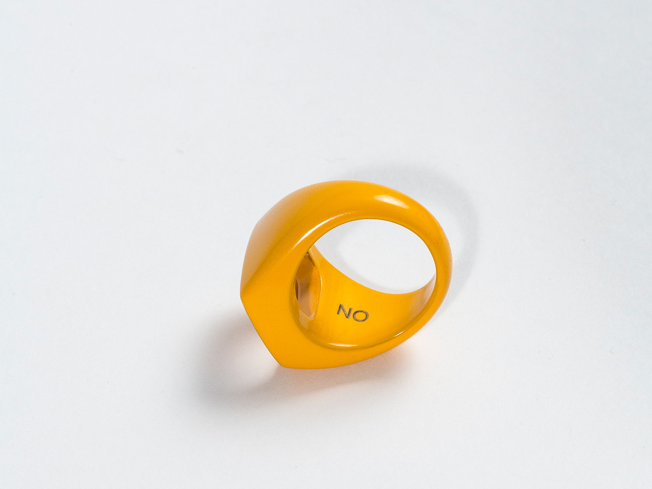 NO, Tobias Rehberger – NO